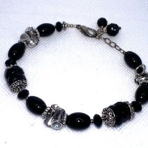Elegant Black and‎ Silver Beaded Bracelet